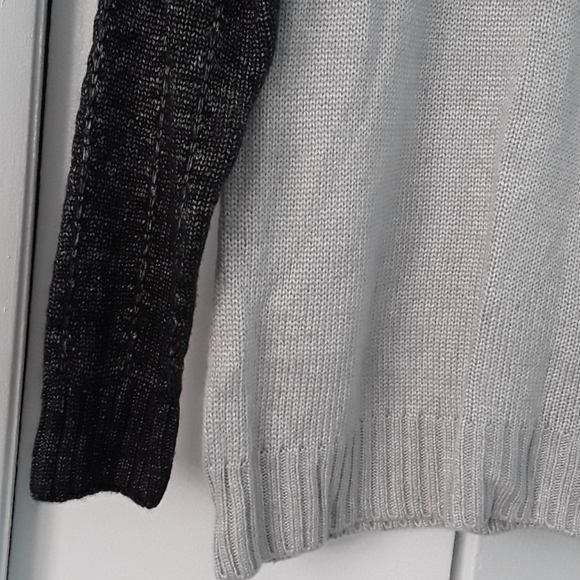 Sweater in black and Grey/new - Picture 3 of 5